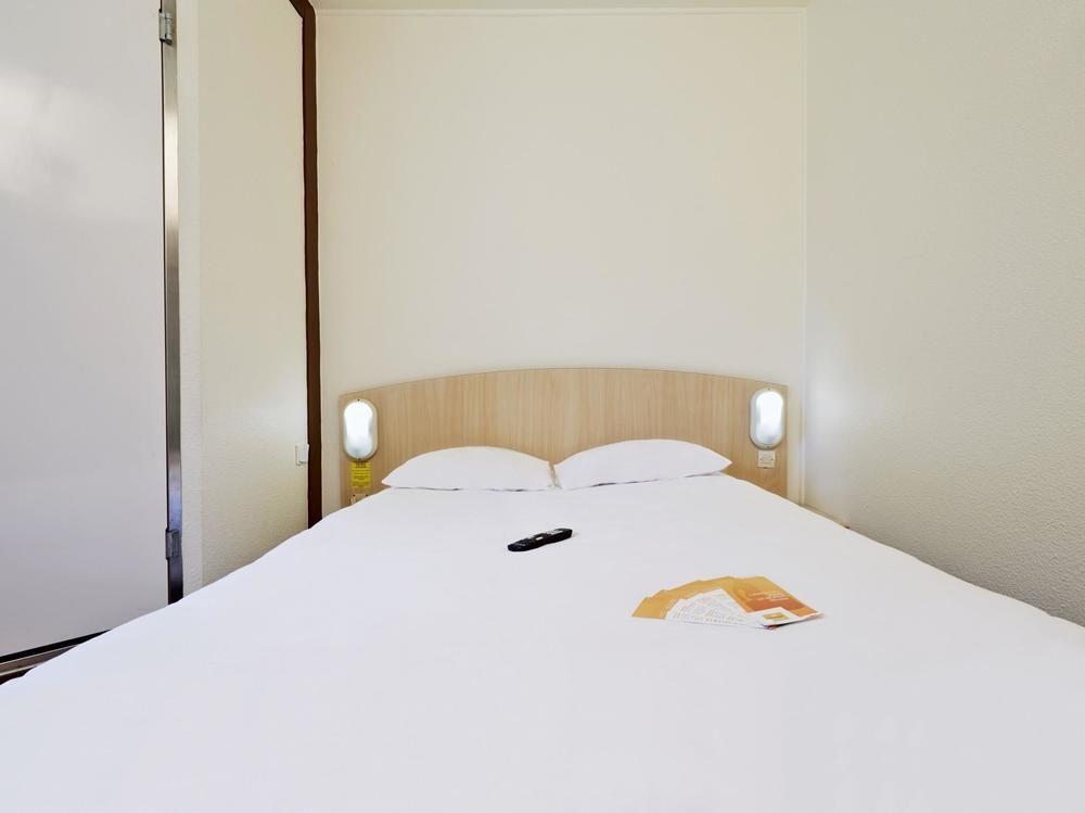 Hotel F1 Lyon Genay Massieux Exterior photo