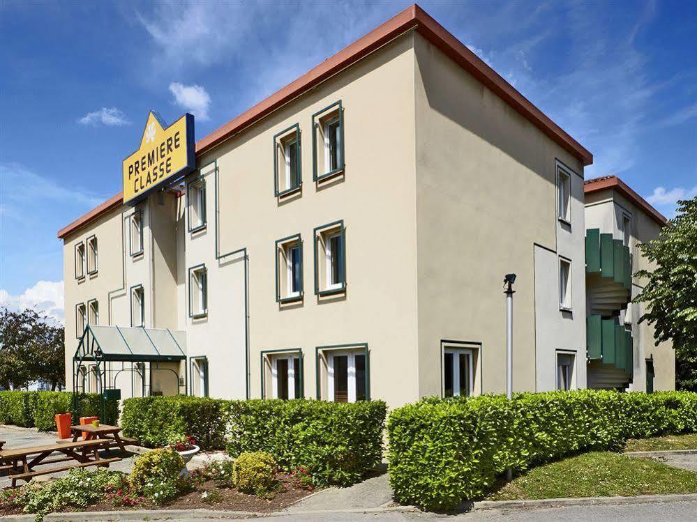 Hotel F1 Lyon Genay Massieux Exterior photo